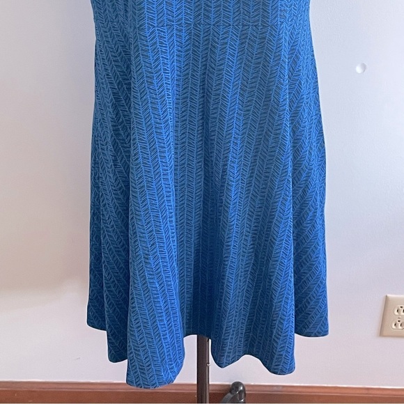 Lands' End Women's Blue Geometric Pattern Fit & Flare Dress Size XL (18) - Picture 3 of 7